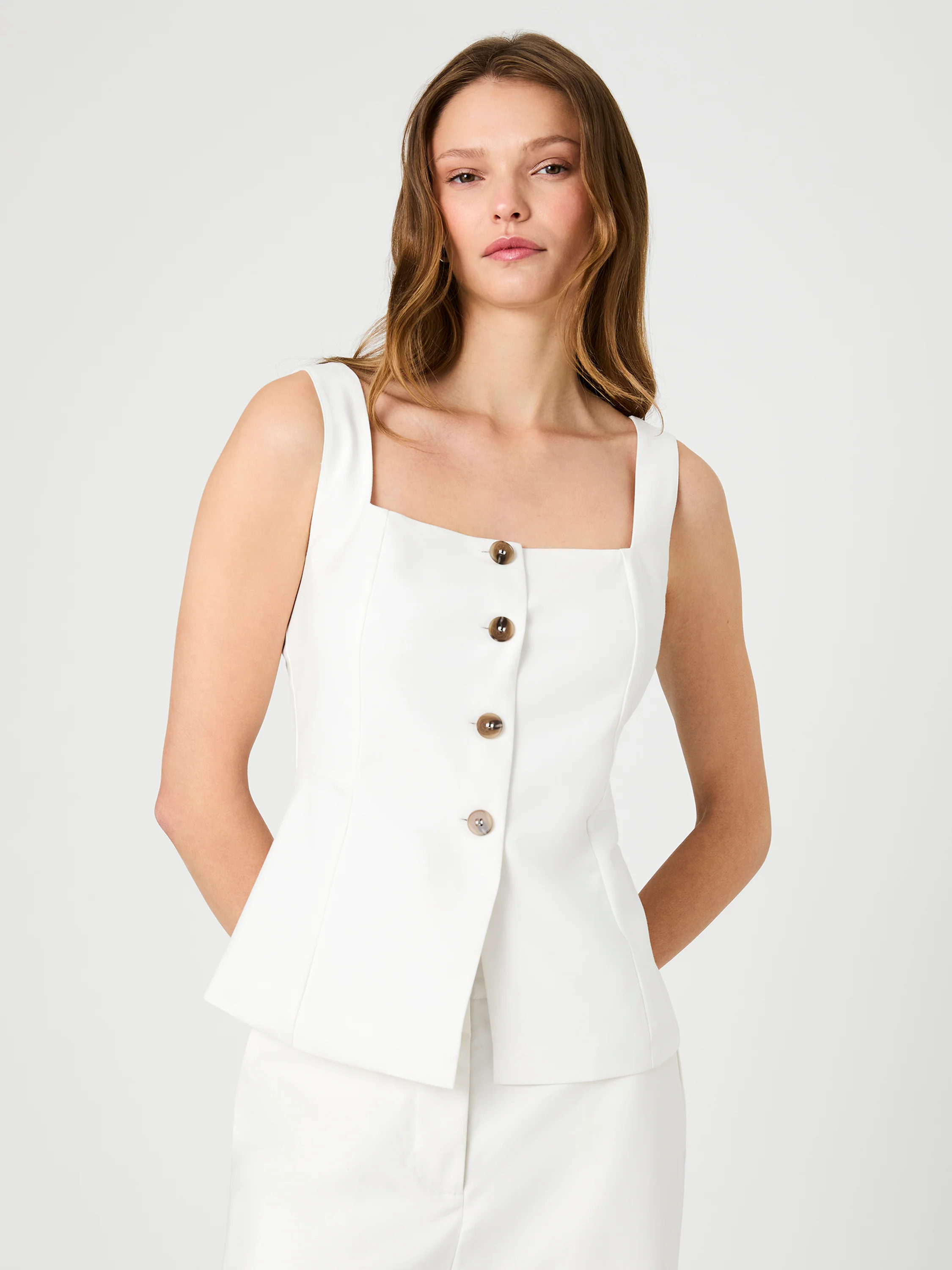 LIGHTWEIGHT TWILL SQUARE NECK SLEEVELESS TOP