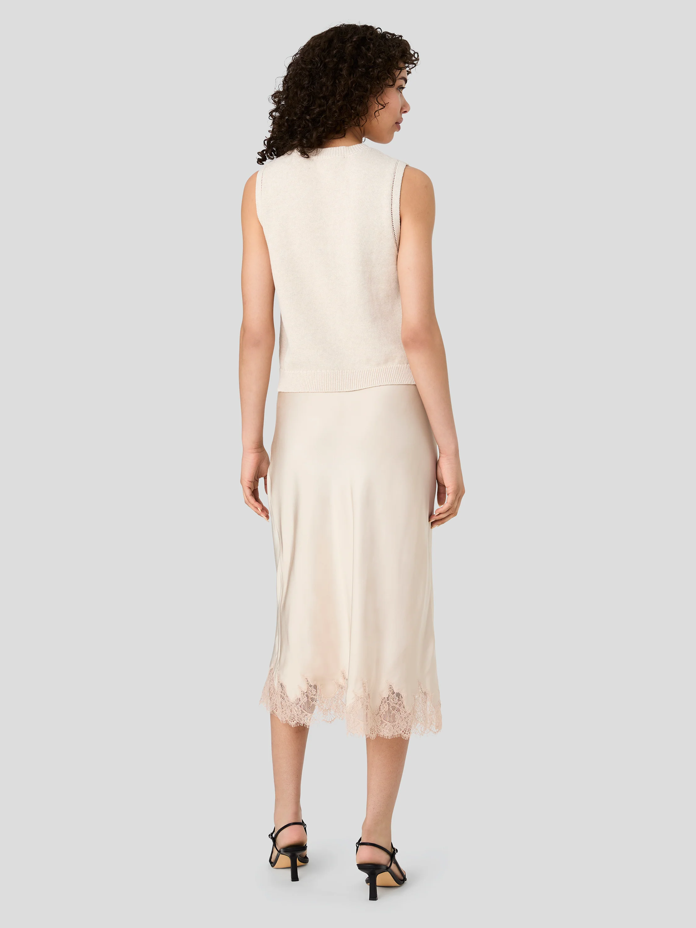 MOZART SLEEVELESS POINTELLE BORDER TOP - Image 4