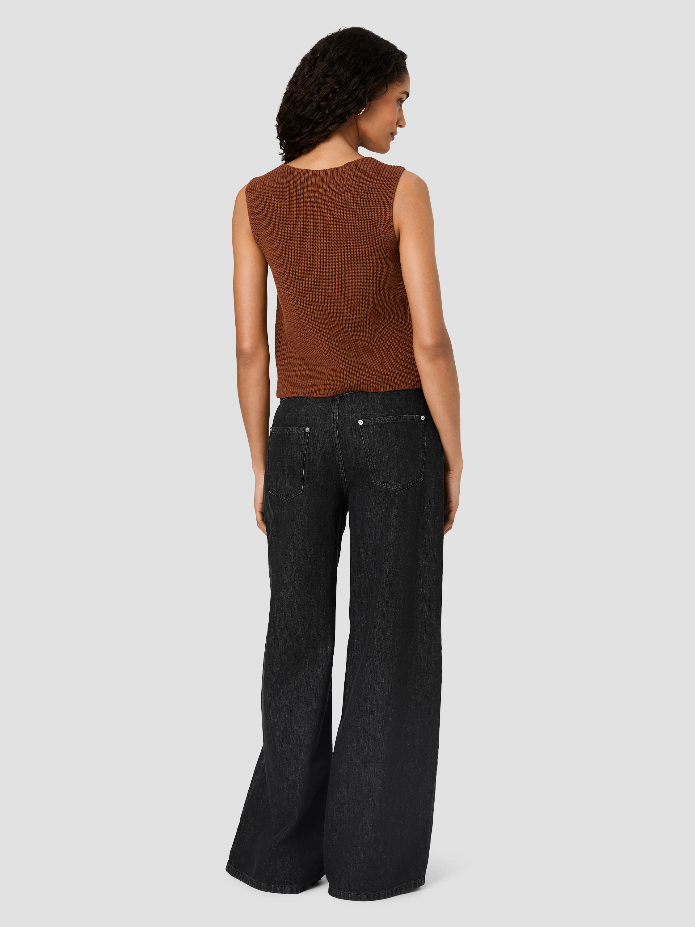 MOZART V-NECK RIB VEST - Image 4