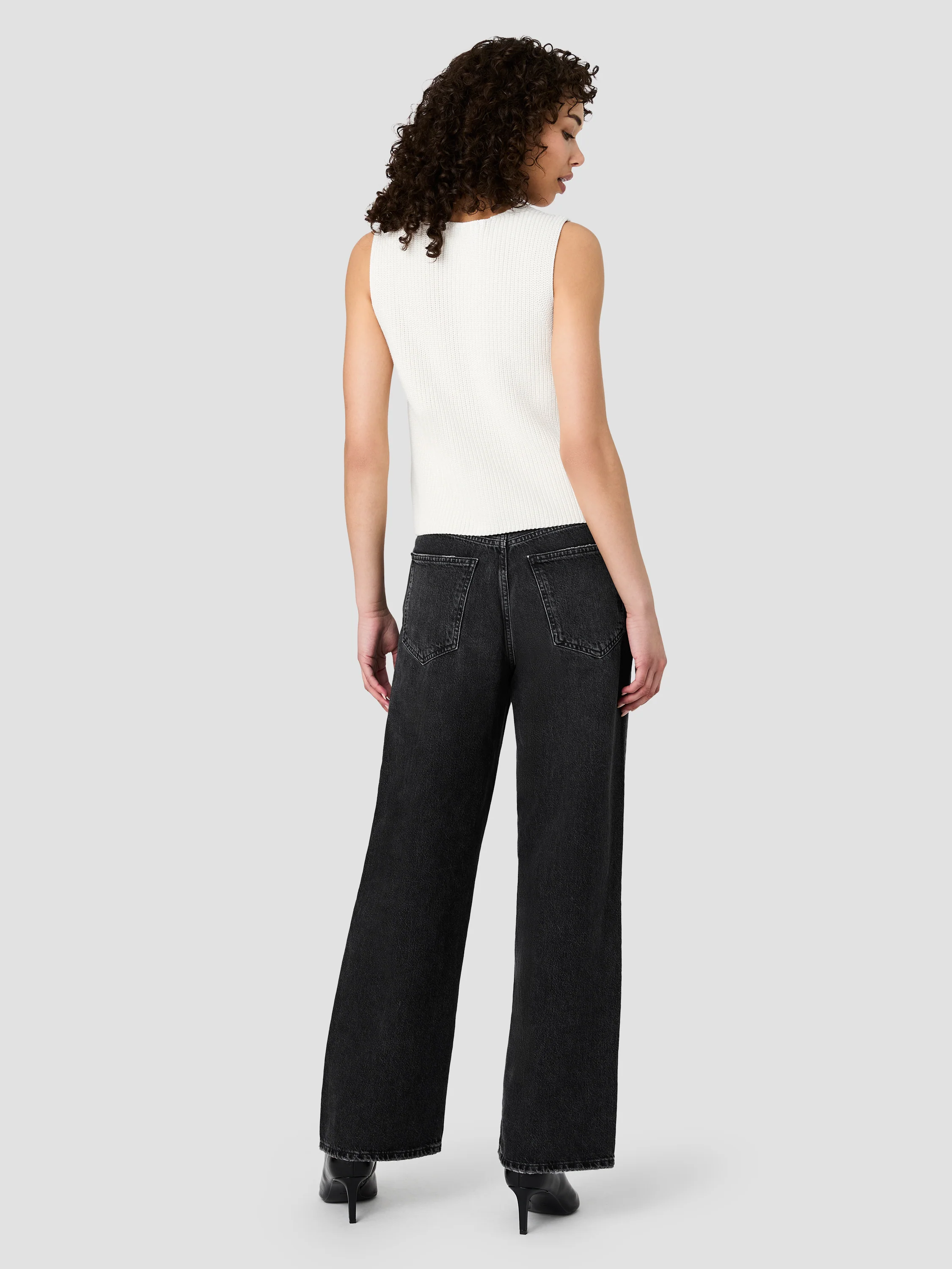 MOZART V-NECK RIB VEST - Image 4